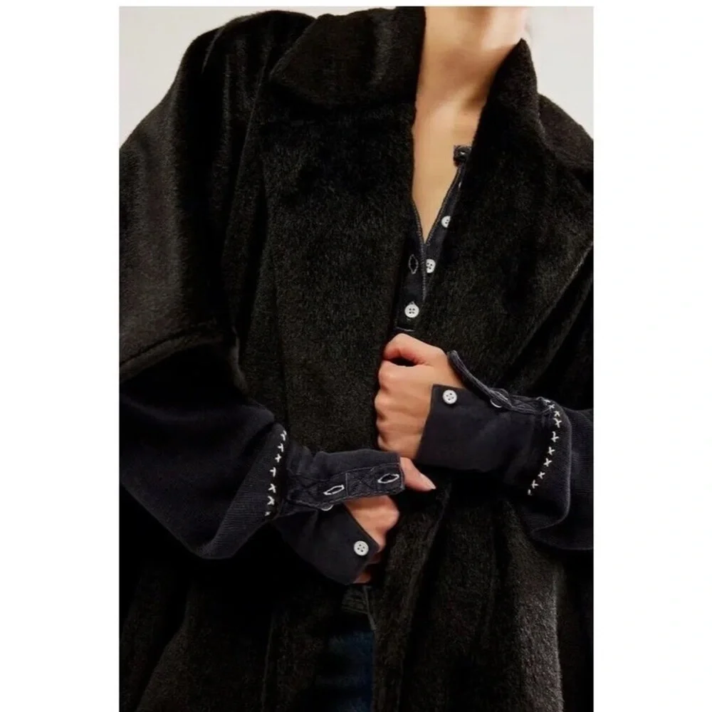 New OS one size large oversized FREE PEOPLE starlett faux fur poncho black coat